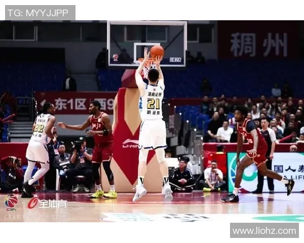 胡金秋的篮球之路：从青涩少年到CBA明星的成长历程与奋斗精神